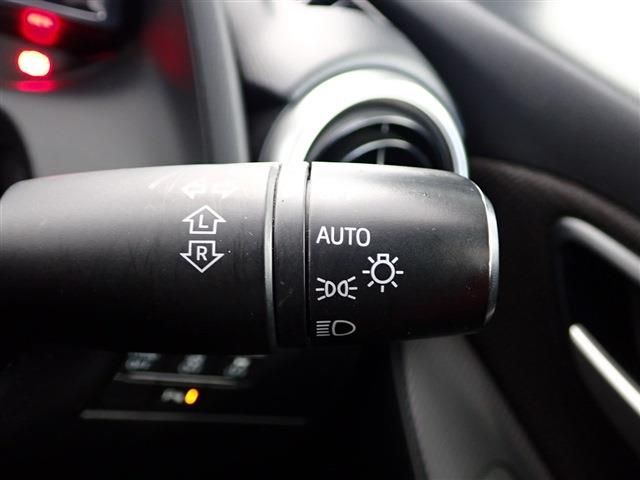 Mazda MAZDA2 2019-11 181762-19