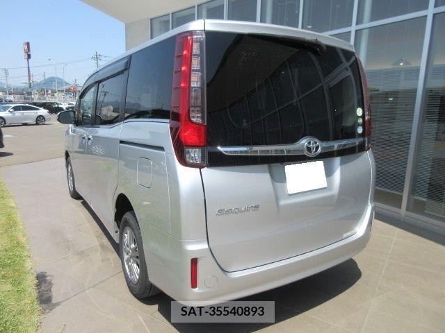 Toyota ESQUIRE 2015-03 268951-3