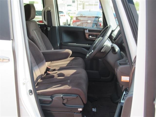 Honda N BOX 2019-02 190451-14
