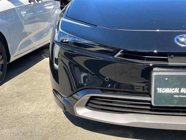 Toyota PRIUS 2023-10 13327-1