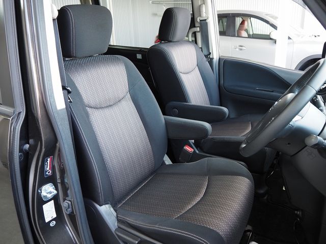 Nissan SERENA 2014-10 9034-7