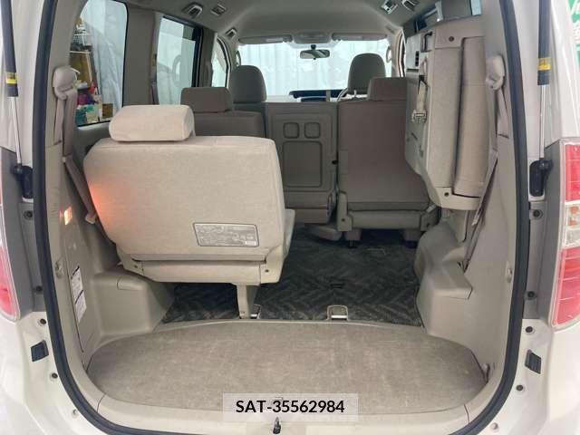 Toyota NOAH 2010-04 224021-16