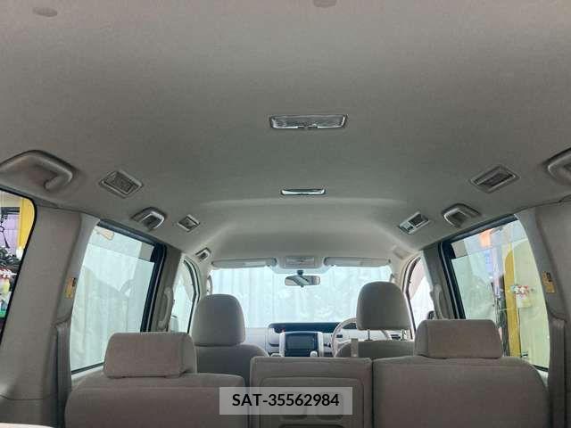 Toyota NOAH 2010-04 224021-14