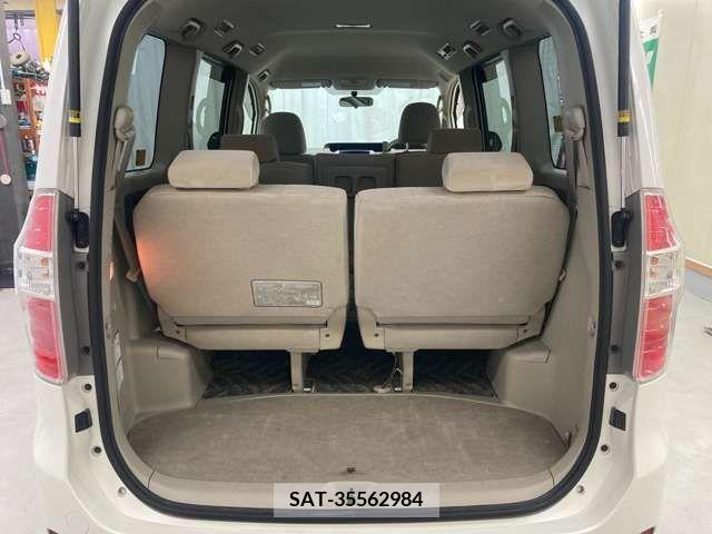 Toyota NOAH 2010-04 224021-13