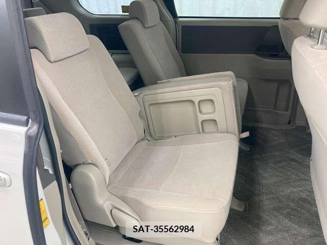 Toyota NOAH 2010-04 224021-10