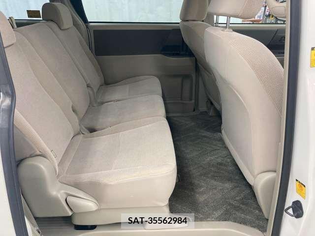 Toyota NOAH 2010-04 224021-6