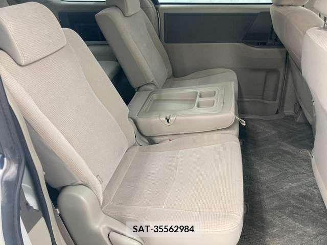 Toyota NOAH 2010-04 224021-9