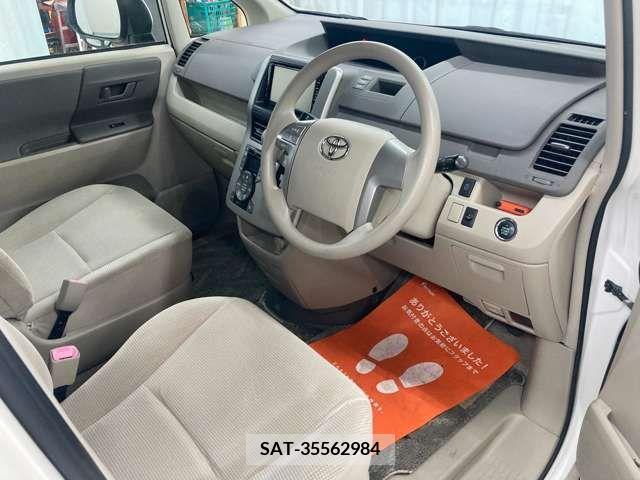 Toyota NOAH 2010-04 224021-2
