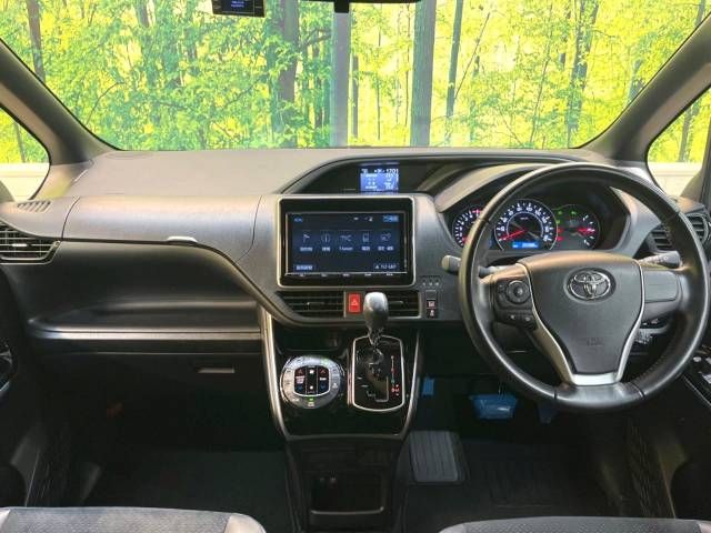 Toyota VOXY 2021-01 188039-1
