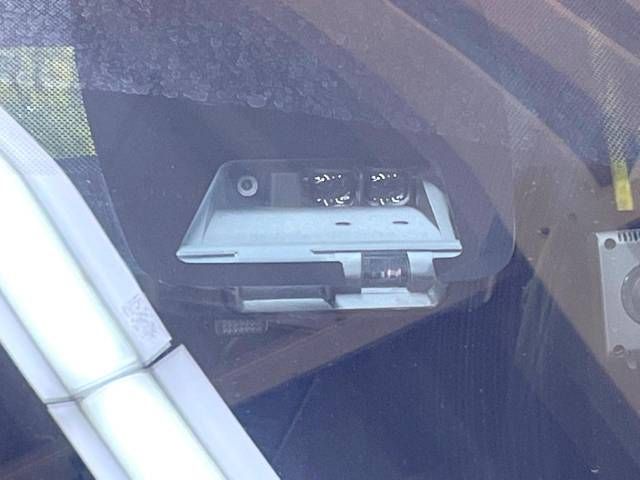 Toyota VOXY 2021-01 188039-4