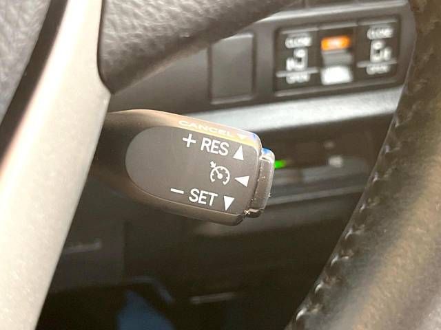 Toyota VOXY 2021-01 188039-6
