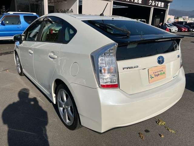 Toyota PRIUS 2010-08 29201-7