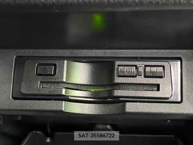 Toyota VOXY 2015-12 370394-7