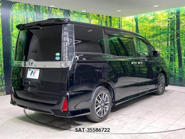Toyota VOXY 2015-12 370394-18