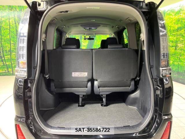 Toyota VOXY 2015-12 370394-11