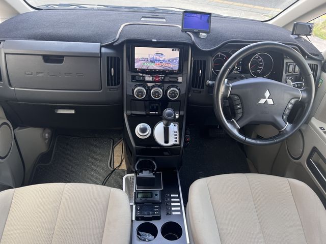 Mitsubishi DELICA D5 2017-06 25058-1