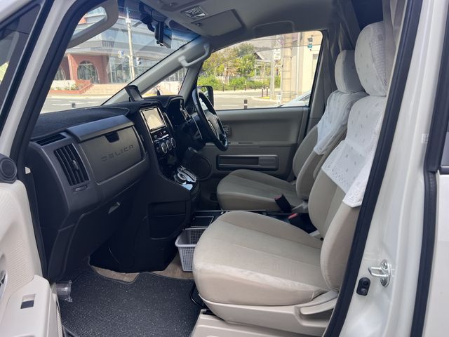 Mitsubishi DELICA D5 2017-06 25058-17