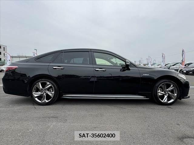 Toyota CROWN SEDAN 2019-03 295398-11