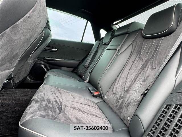 Toyota CROWN SEDAN 2019-03 295398-18