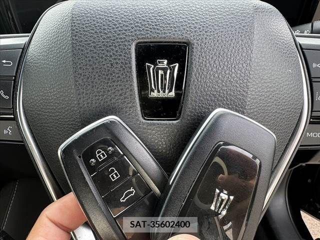 Toyota CROWN SEDAN 2019-03 295398-21