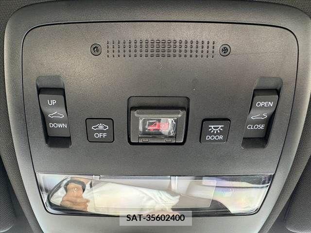 Toyota CROWN SEDAN 2019-03 295398-24
