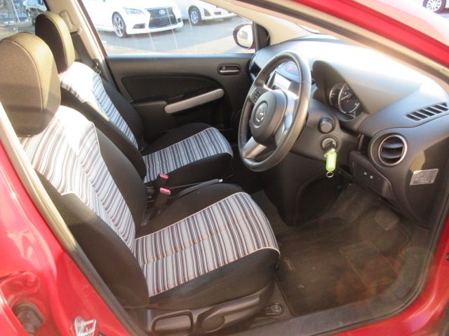 Mazda DEMIO 2013-02 20561-10