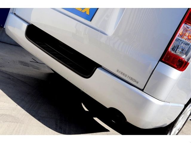 Toyota HIACE VAN 2018-01 183352-12