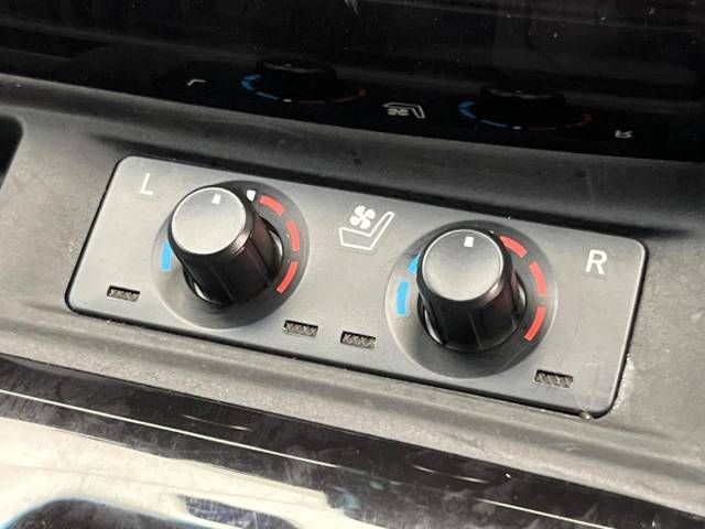 Toyota ALPHARD 2021-01 9533-6