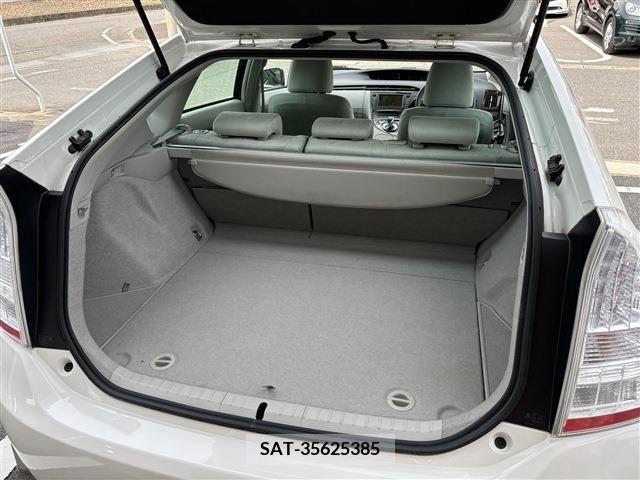 Toyota PRIUS 2010-02 246345-17