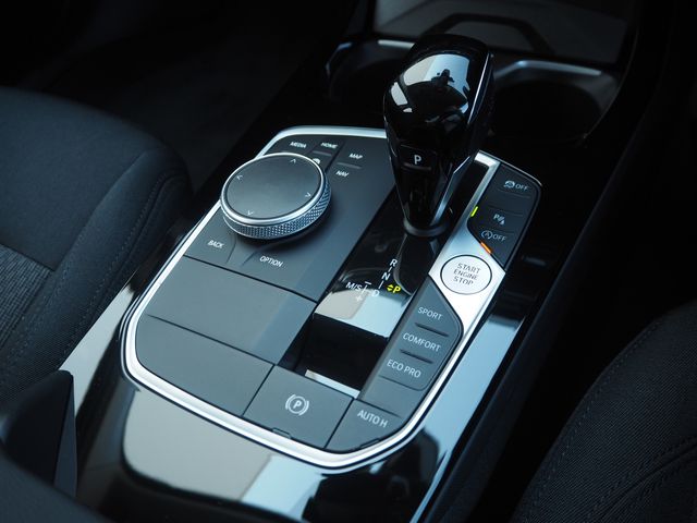 Bmw 1 SERIES 2023-02 9640-15