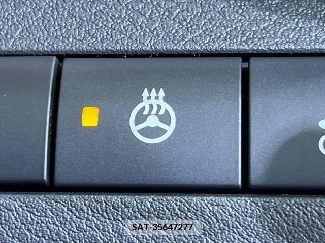 Nissan KICKS 2022-07 223087-7