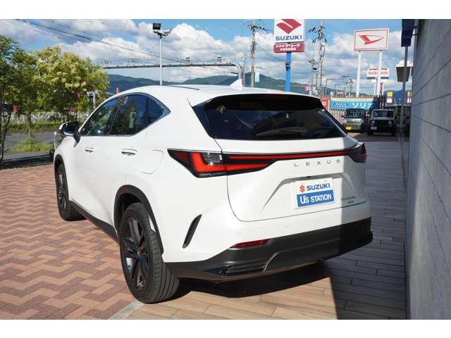 Lexus NX 2022-01 15699-2