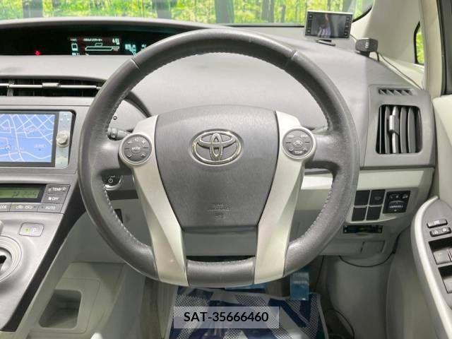 Toyota PRIUS 2011-10 352597-11