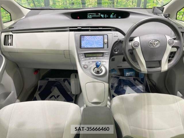 Toyota PRIUS 2011-10 352597-1