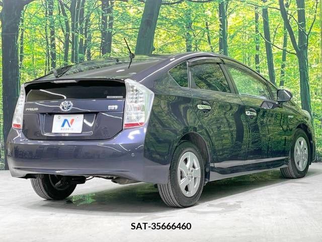 Toyota PRIUS 2011-10 352597-17