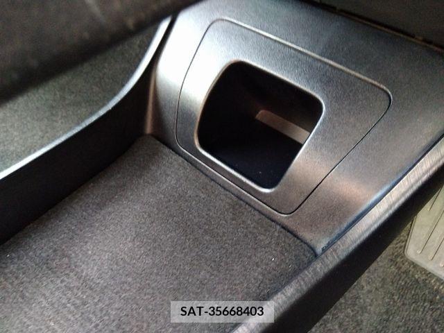 Toyota PRIUS 2015-08 380213-11
