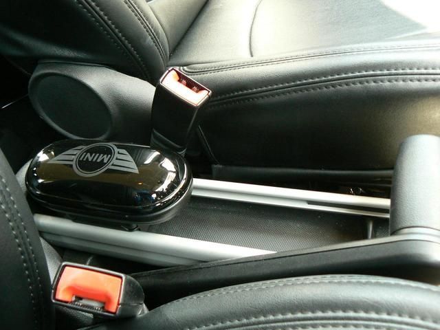 Bmw MINI 2012-01 2812-10