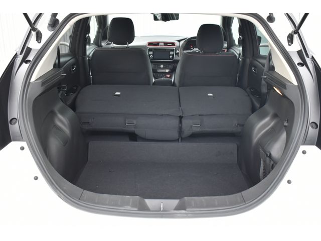 Nissan LEAF 2019-12 18506-18