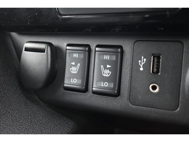 Nissan LEAF 2019-12 18506-7