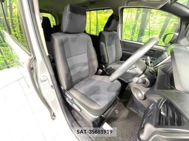 Toyota VOXY 2016-11 341660-8