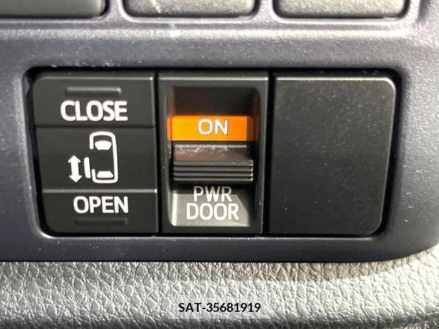 Toyota VOXY 2016-11 341660-6
