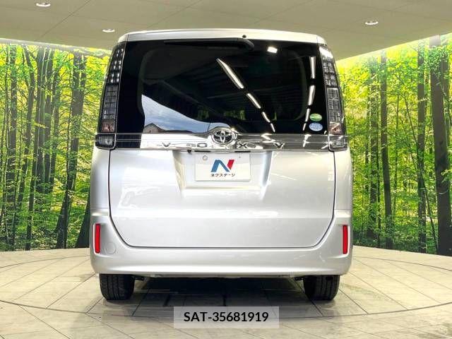 Toyota VOXY 2016-11 341660-16