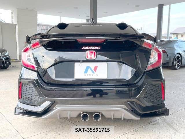 Honda CIVIC 2018-03 335156-16