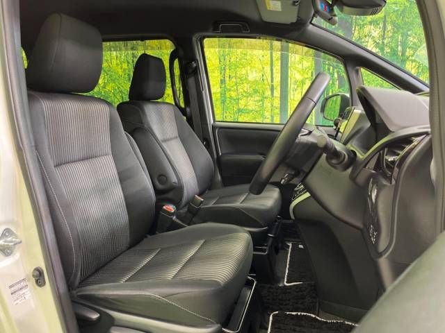 Toyota VOXY 2019-11 195323-8