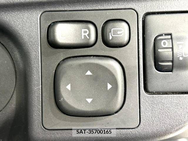 Toyota AQUA 2016-04 292302-5