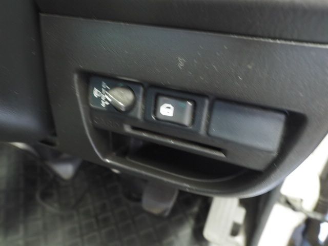Nissan CARAVAN VAN 2009-03 12192-15