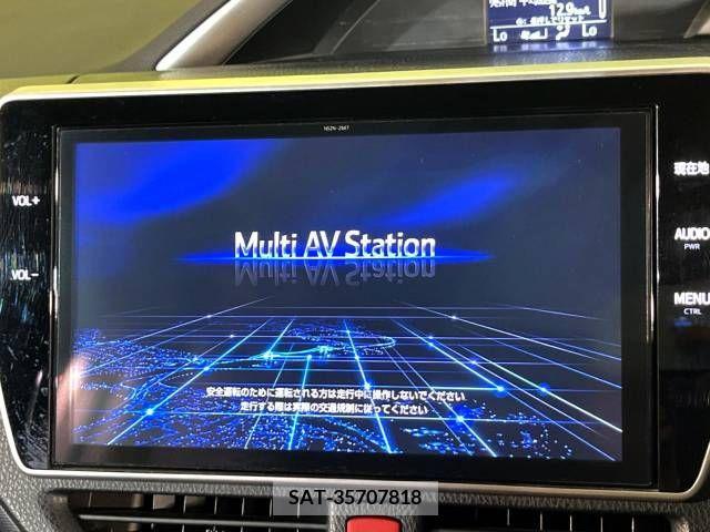 Toyota VOXY 2017-03 331009-3