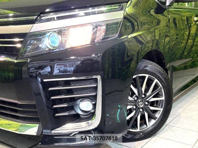 Toyota VOXY 2017-03 331009-12