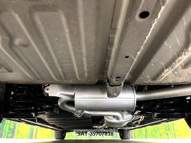 Toyota VOXY 2017-03 331009-19