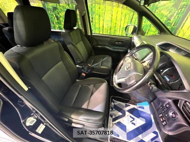 Toyota VOXY 2017-03 331009-7
